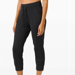 LULULEMON Ready to Rulu Jogger Crops Black Size 6